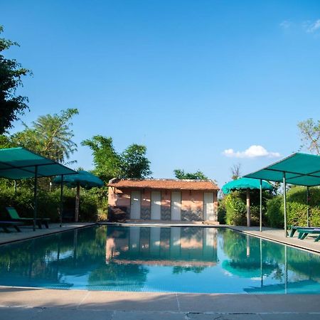 The Mountain Retreat Hotel Tiruvannamalai Exterior photo