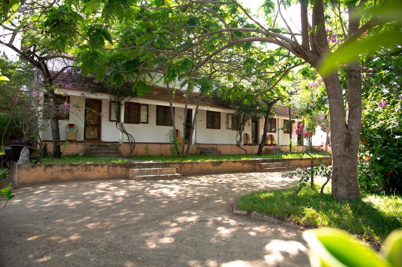 The Mountain Retreat Hotel Tiruvannamalai Exterior photo