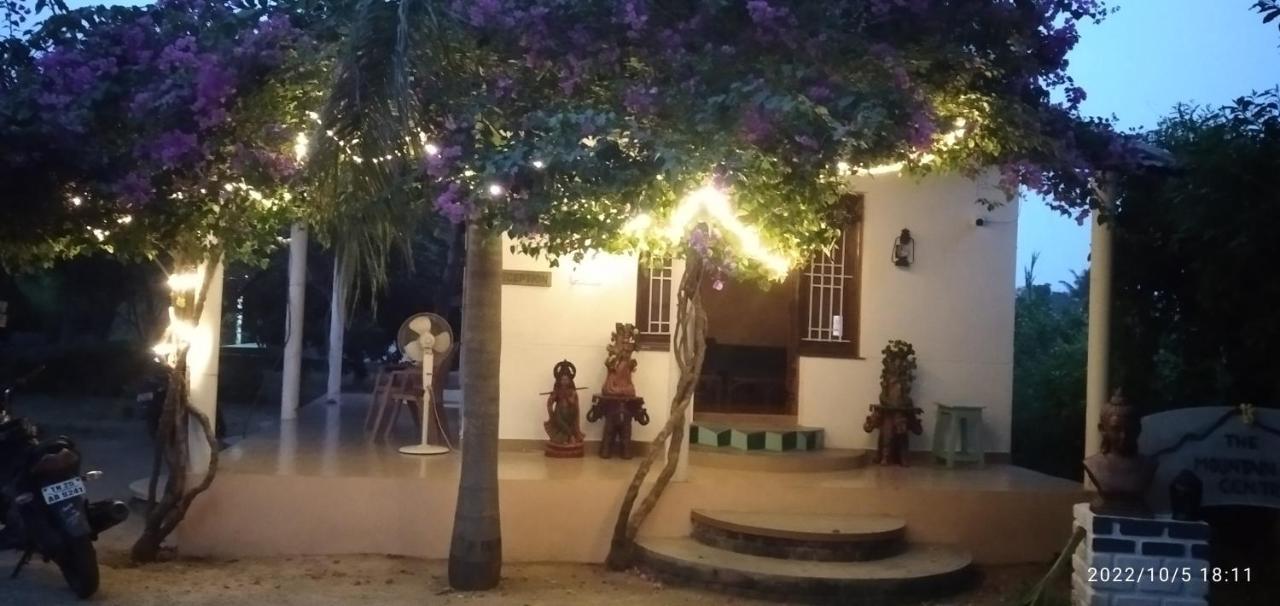 The Mountain Retreat Hotel Tiruvannamalai Exterior photo