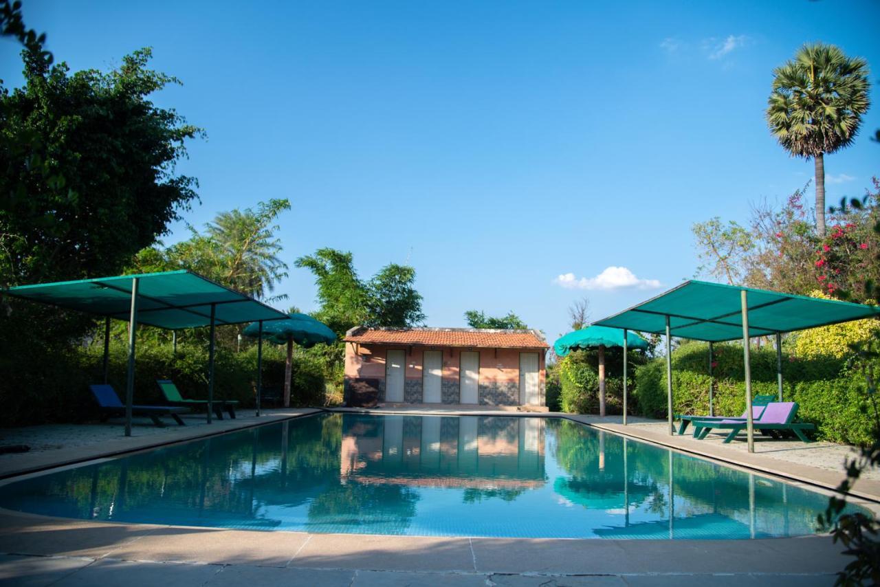 The Mountain Retreat Hotel Tiruvannamalai Exterior photo