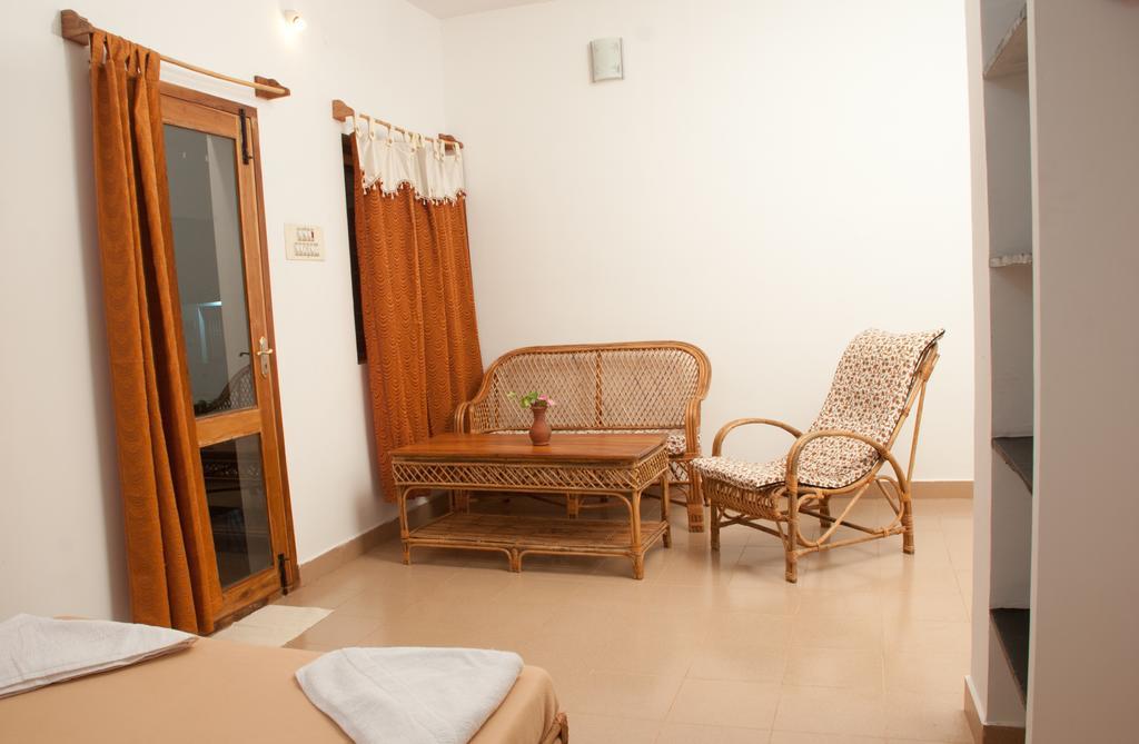 The Mountain Retreat Hotel Tiruvannamalai Exterior photo